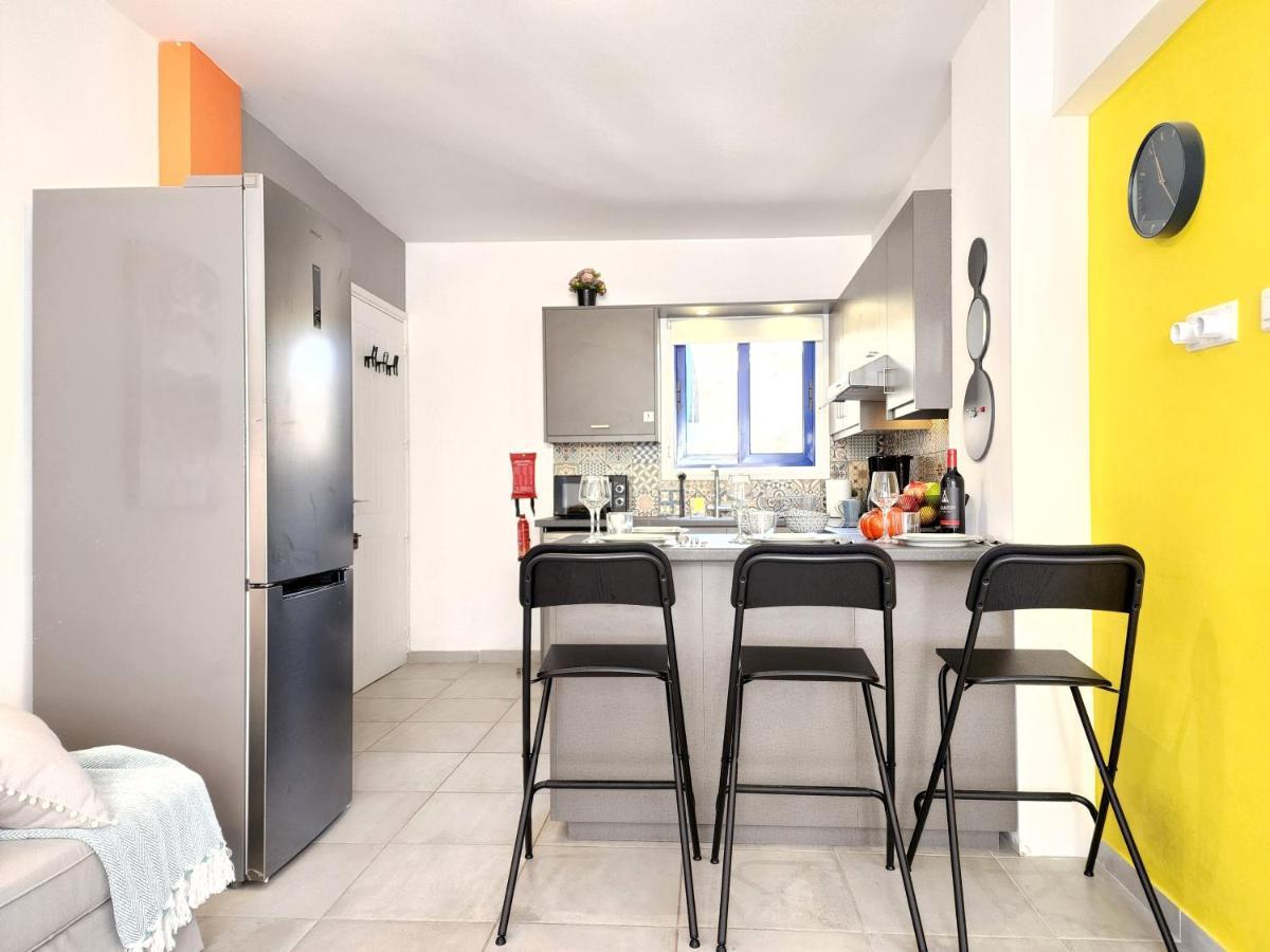 Frida'S Cozy Two Bedroom Apt Larnaca Exterior photo